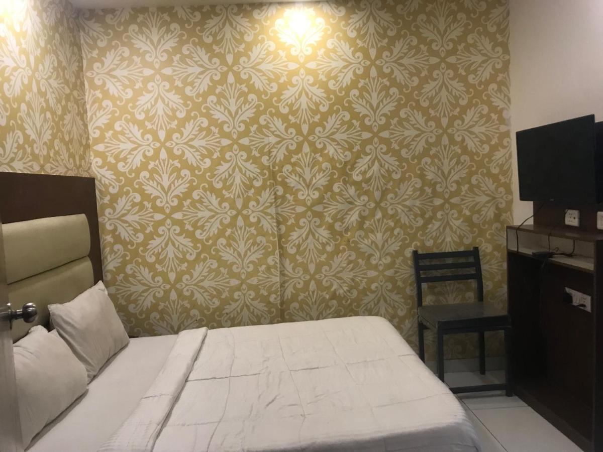 Hotel O Kanak Palace New Delhi Luaran gambar